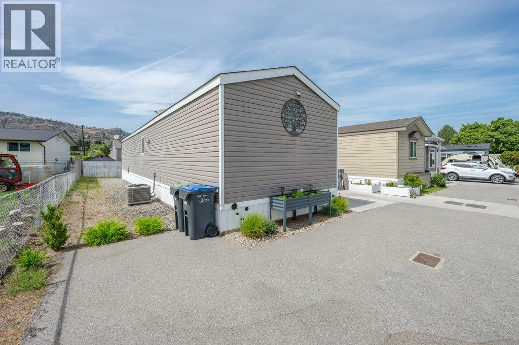 6633 PARK Drive Unit# 36, Oliver