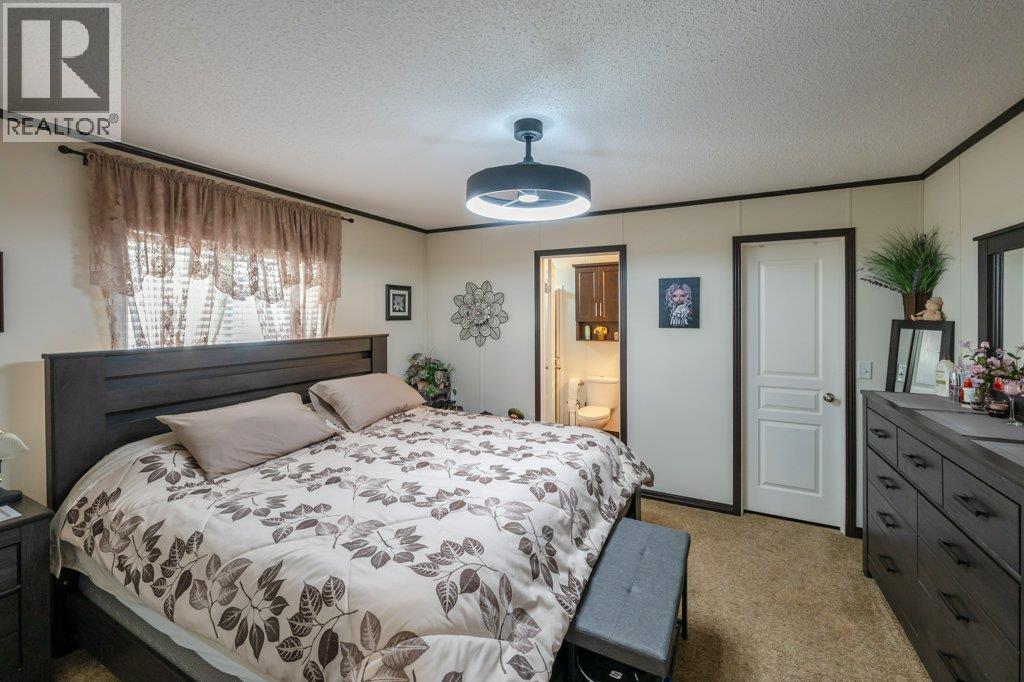 6633 PARK Drive Unit# 36, Oliver