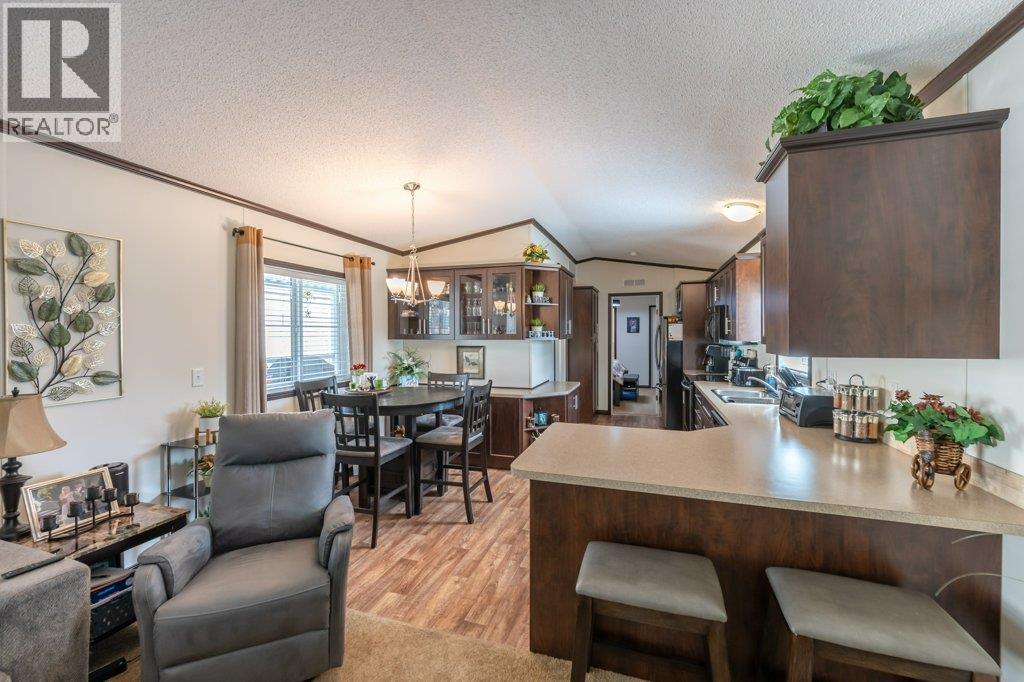 6633 PARK Drive Unit# 36, Oliver