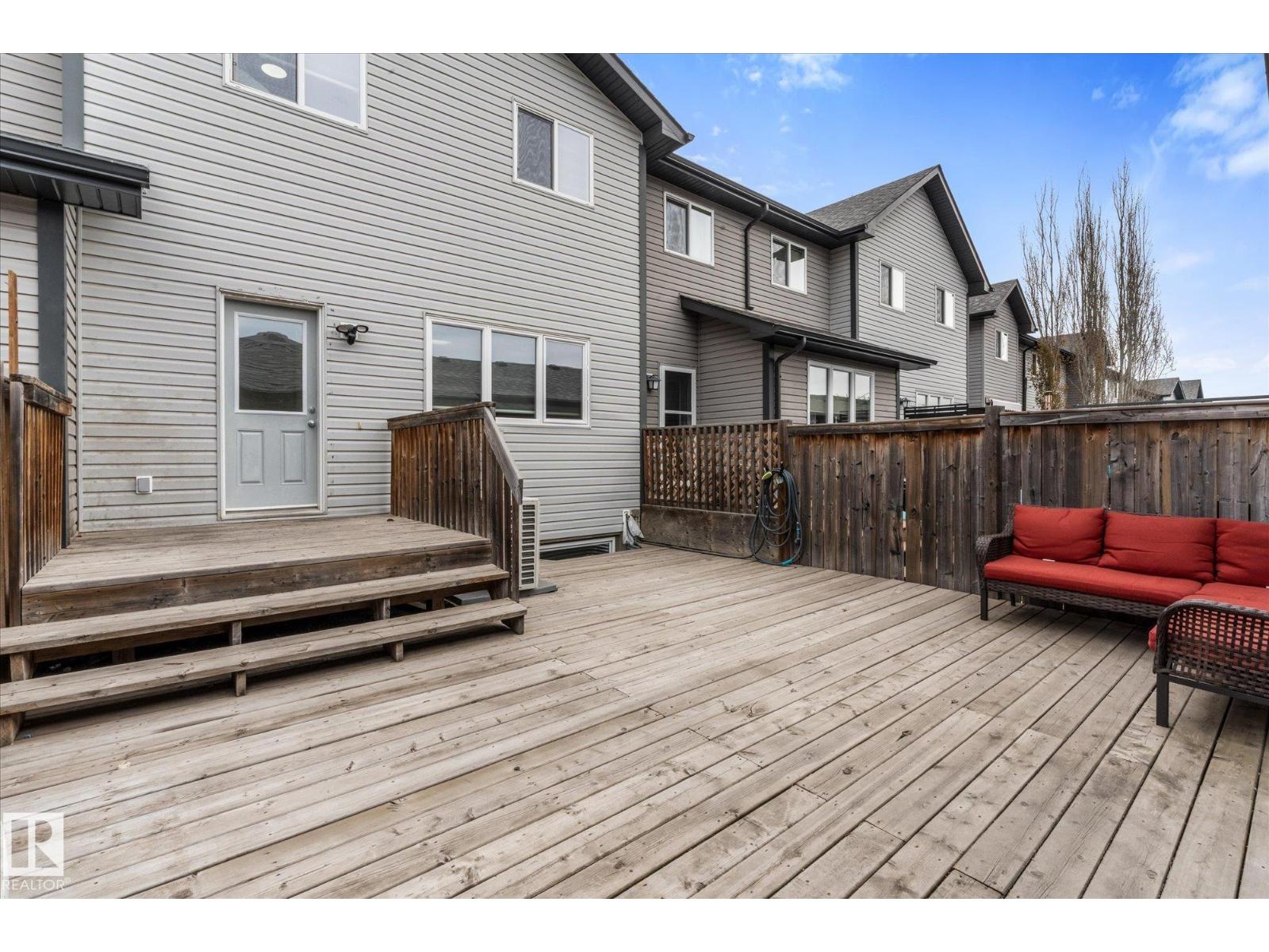 802 MCLEOD AV — photo 43