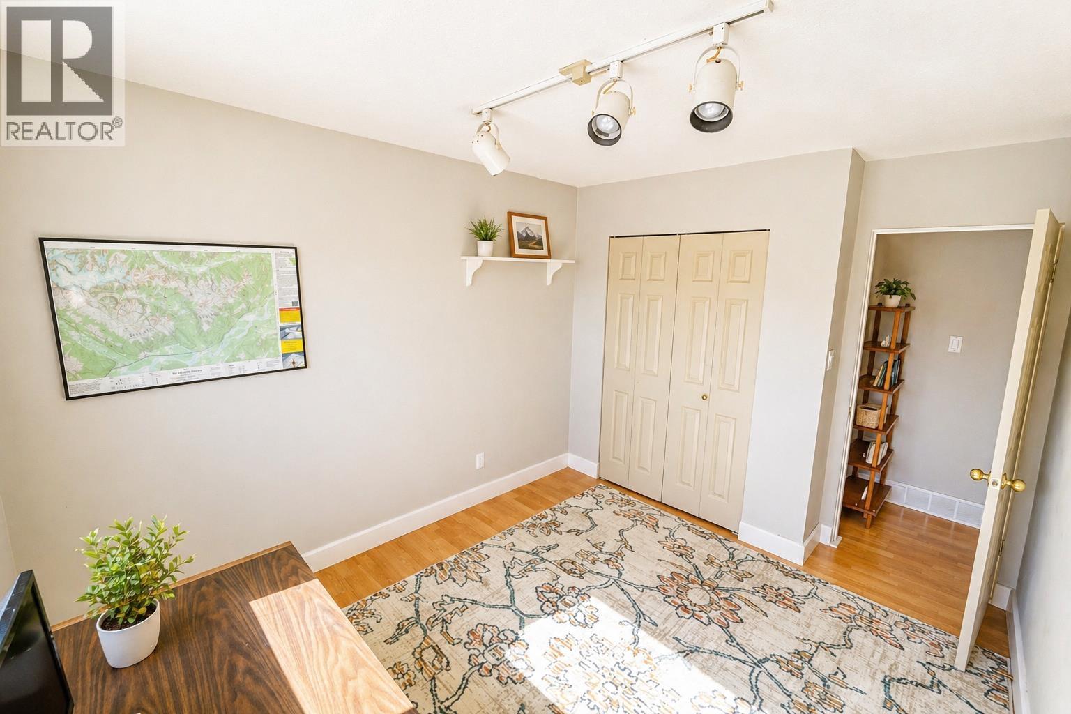 5010 LANFEAR Drive, Terrace