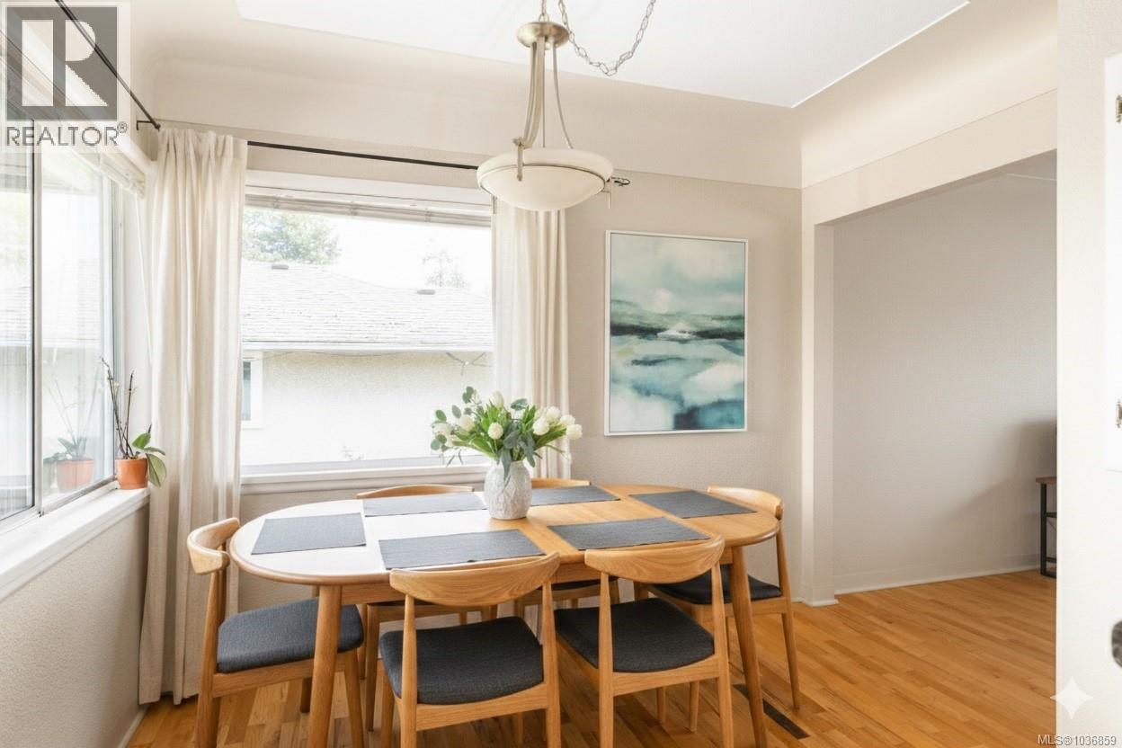 582 Baxter Ave - 7