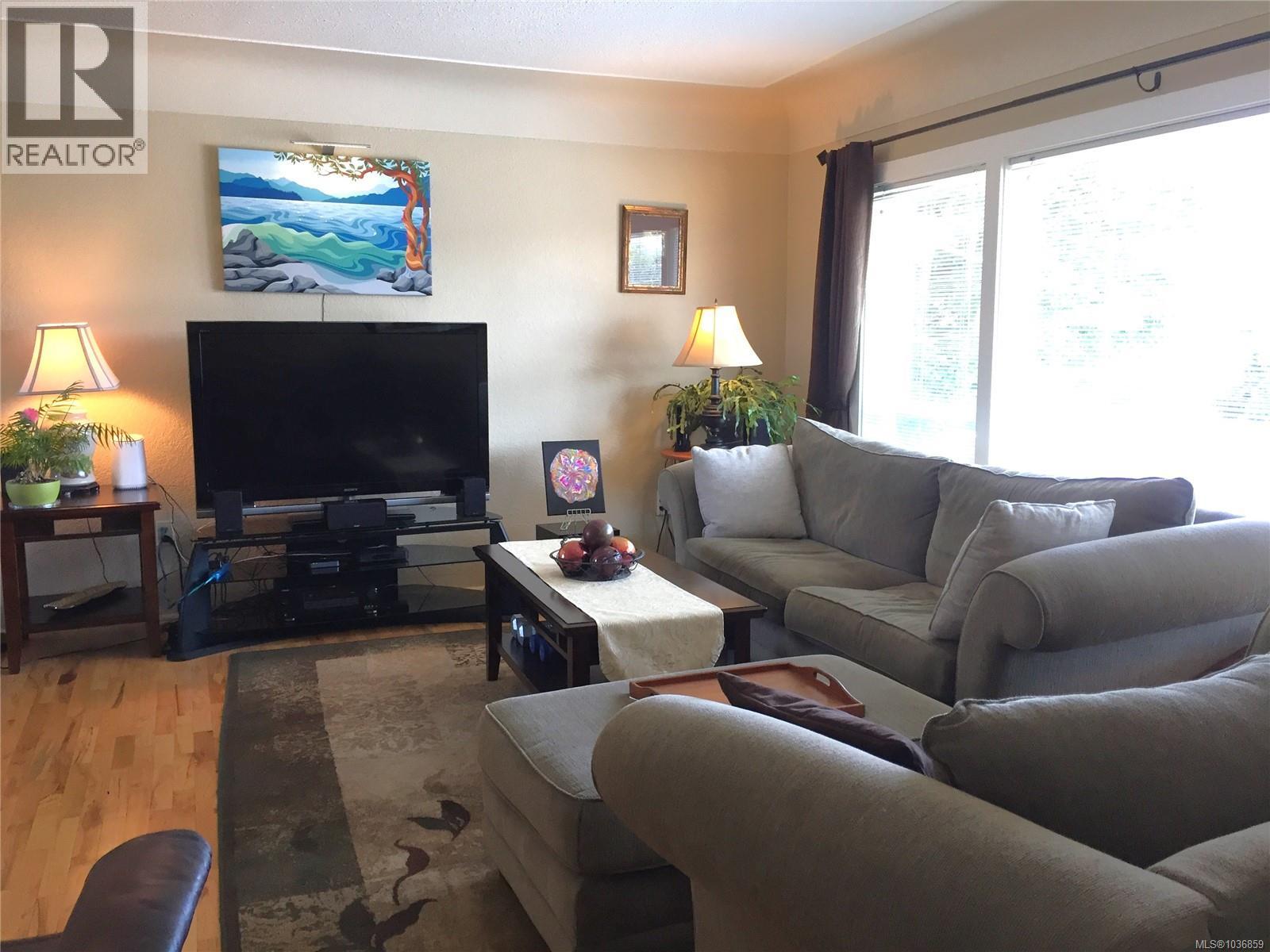 582 Baxter Ave - 3