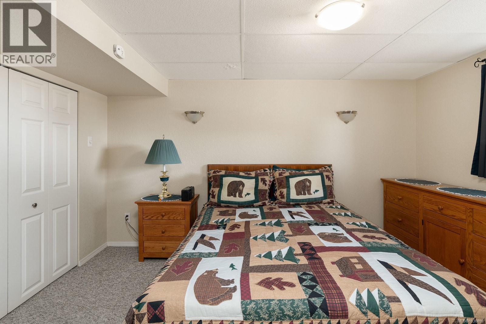 582 Baxter Ave - 17