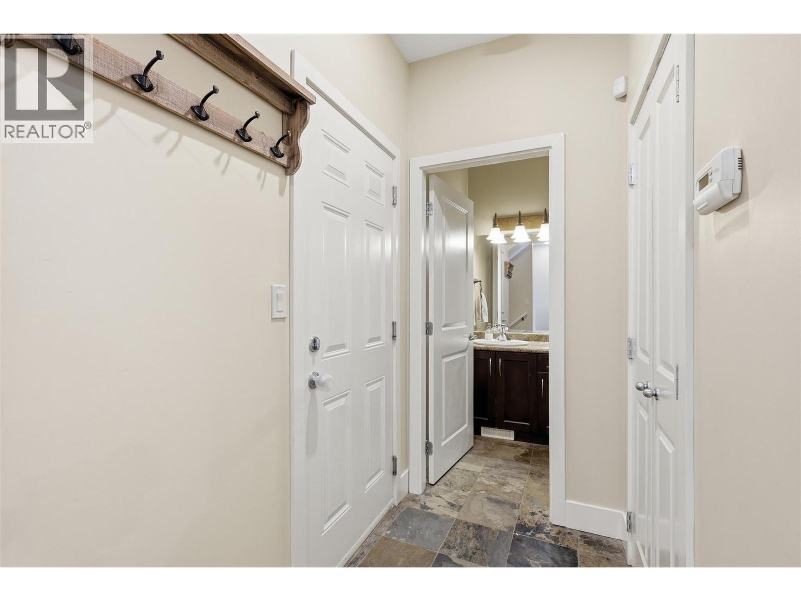 #59 2046 Robson Place - 18
