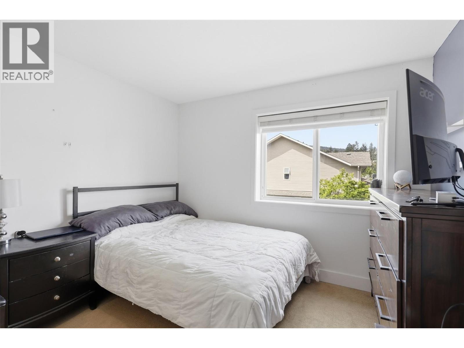 #59 2046 Robson Place - 32