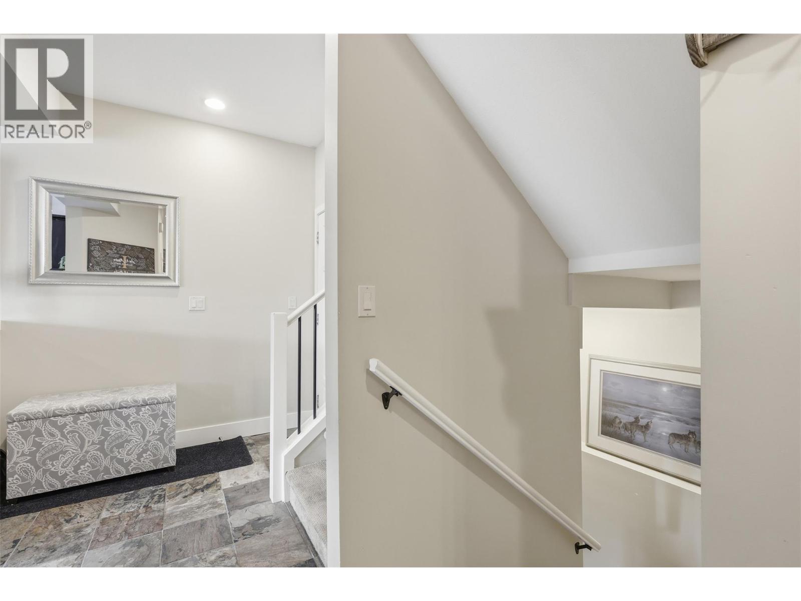 #59 2046 Robson Place - 34