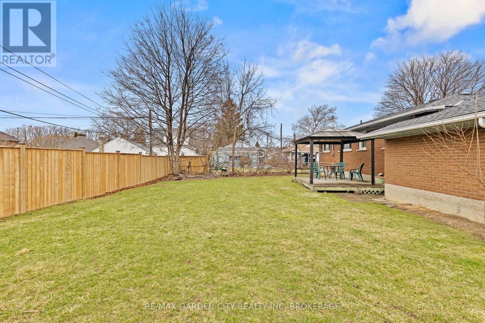 1 GLADMAN AVENUE - 22