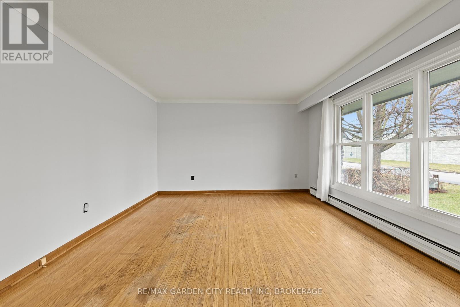 1 GLADMAN AVENUE - 6