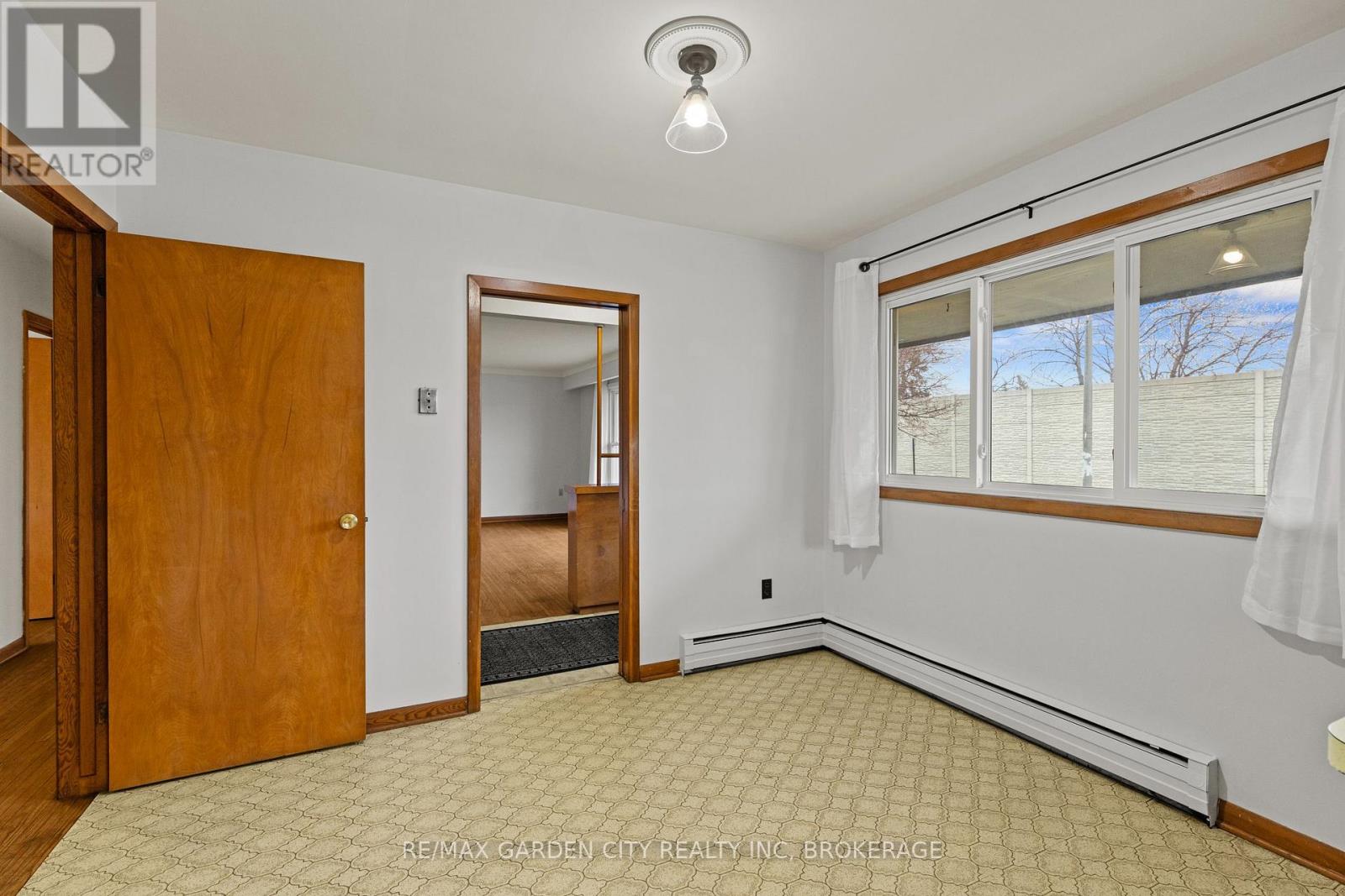 1 GLADMAN AVENUE - 8
