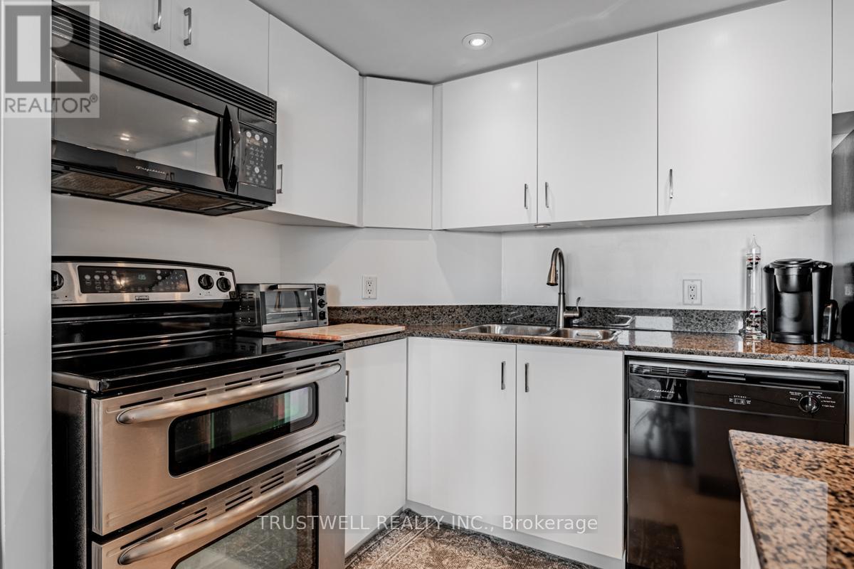 #511 208 QUEENS QUAY W - 9