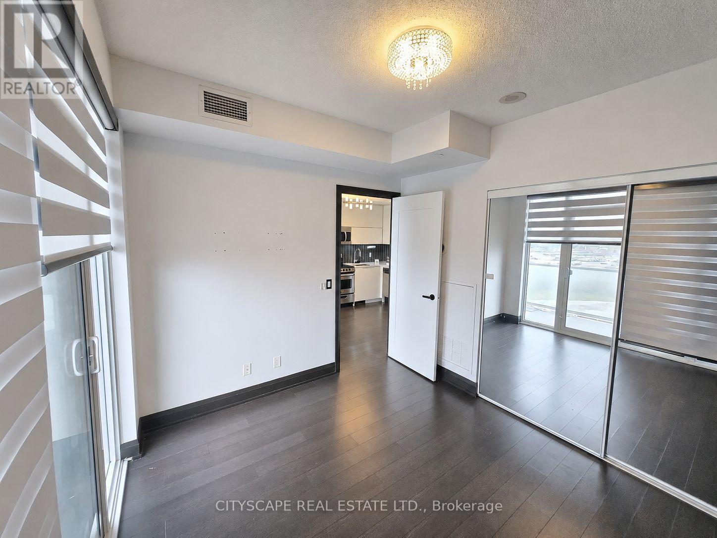 #1508 56 ANNIE CRAIG DRIVE - 8