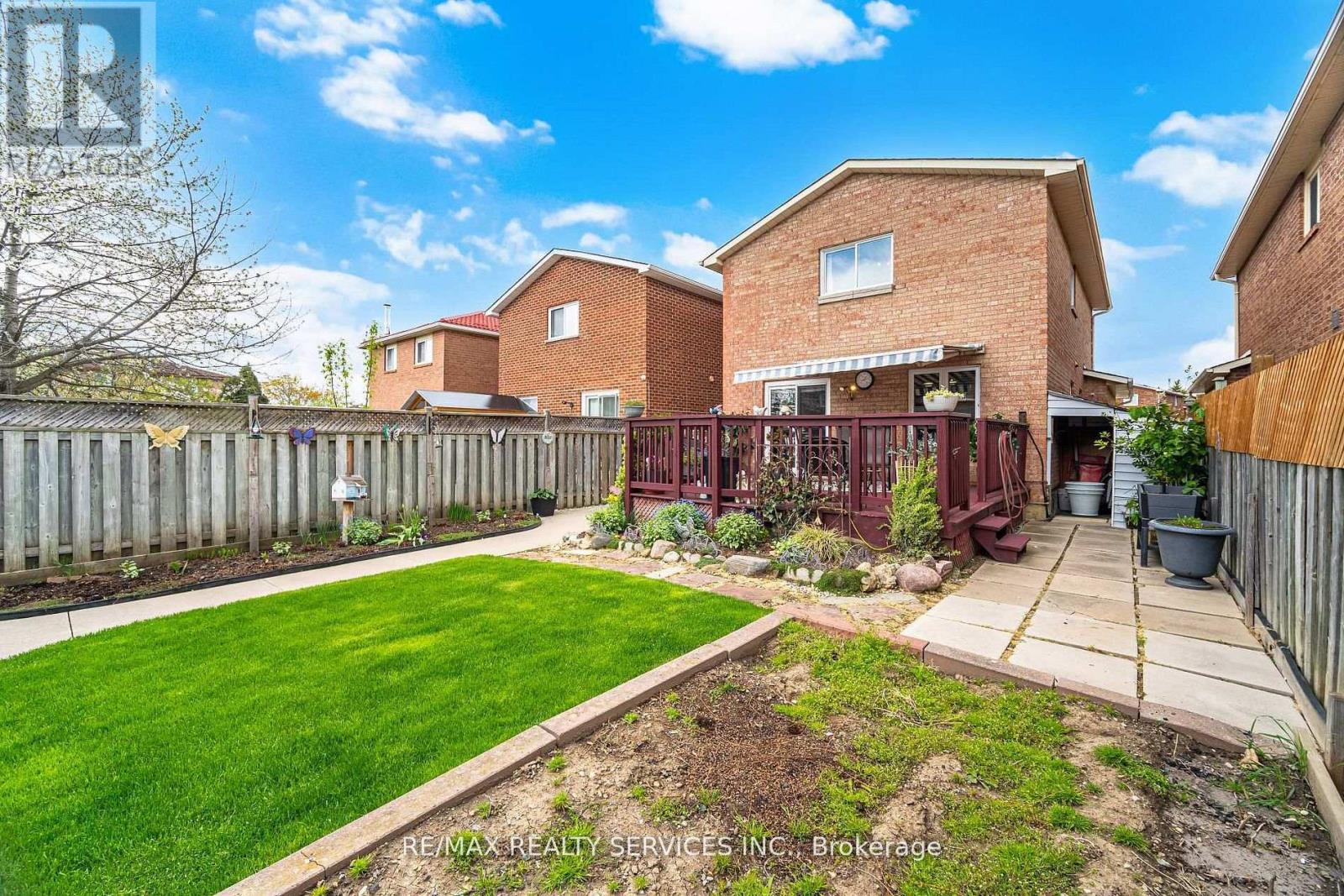 17 METZAK DRIVE - 40