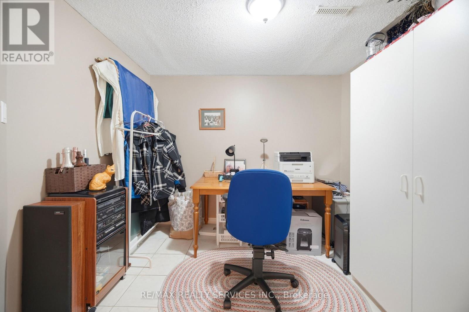 17 METZAK DRIVE - 32