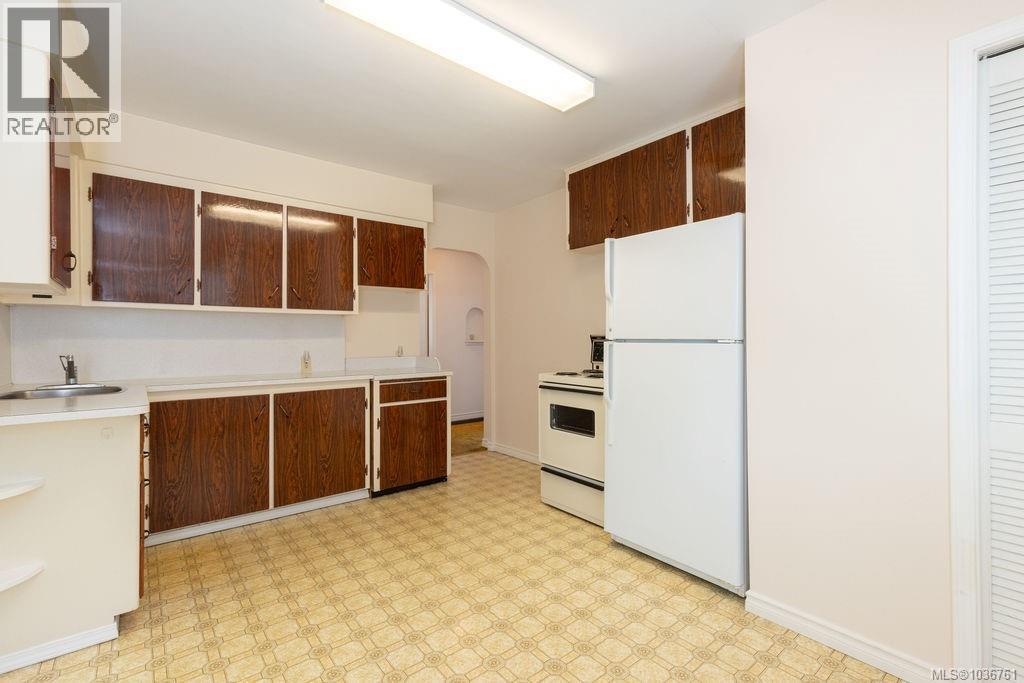 880 Eberts St - 16