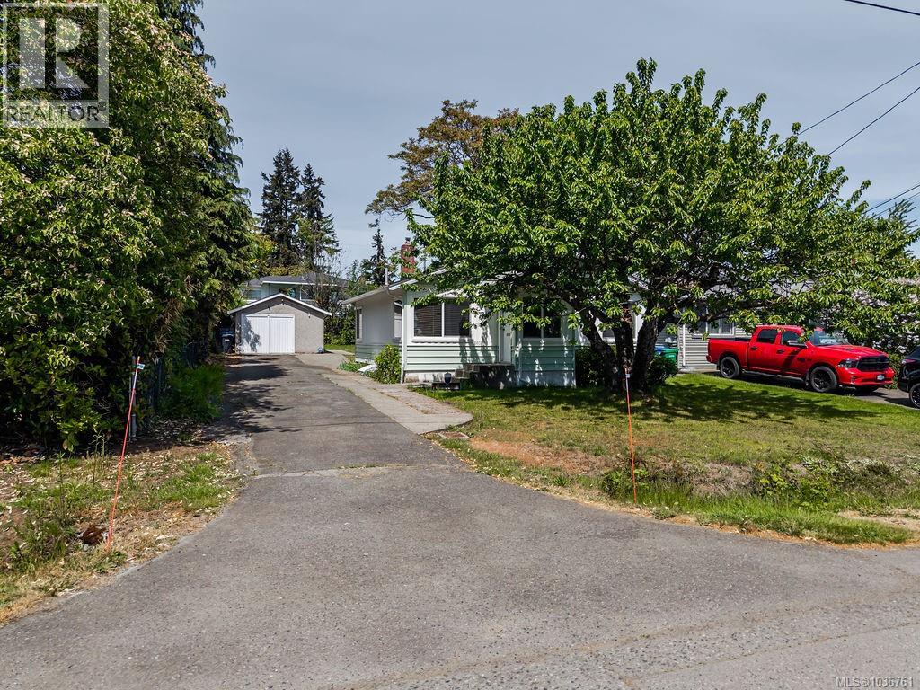 880 Eberts St - 2