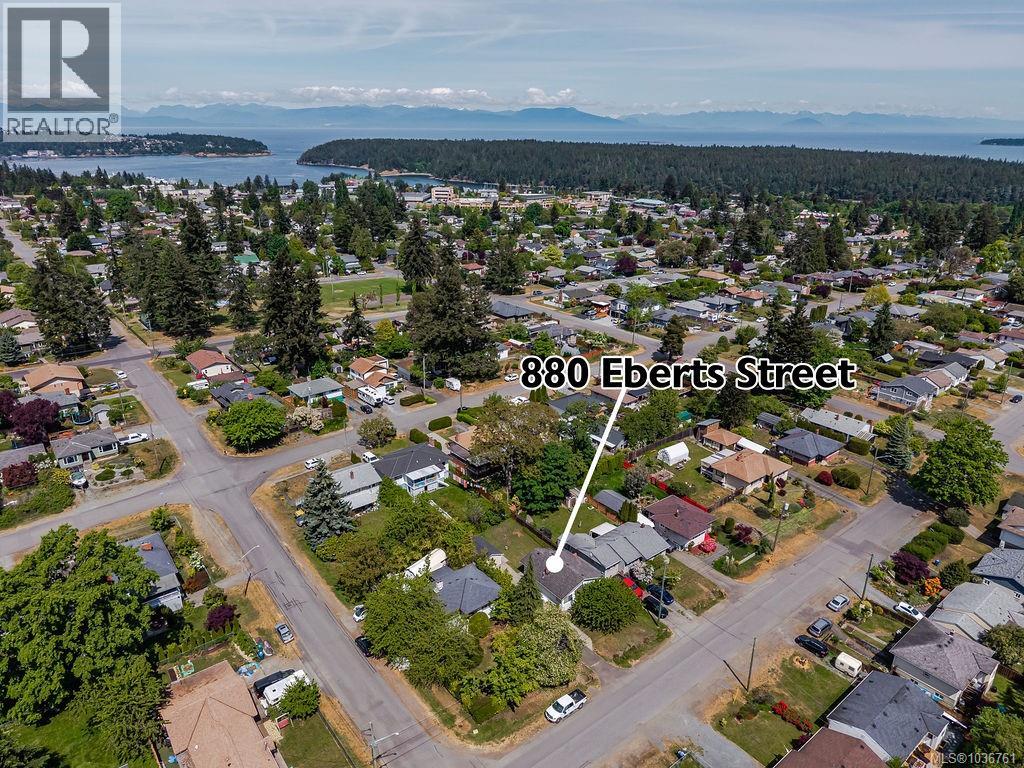 880 Eberts St - 27