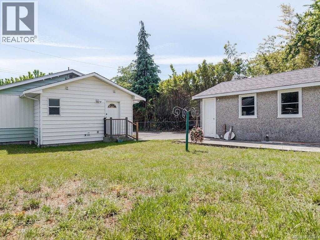 880 Eberts St - 37