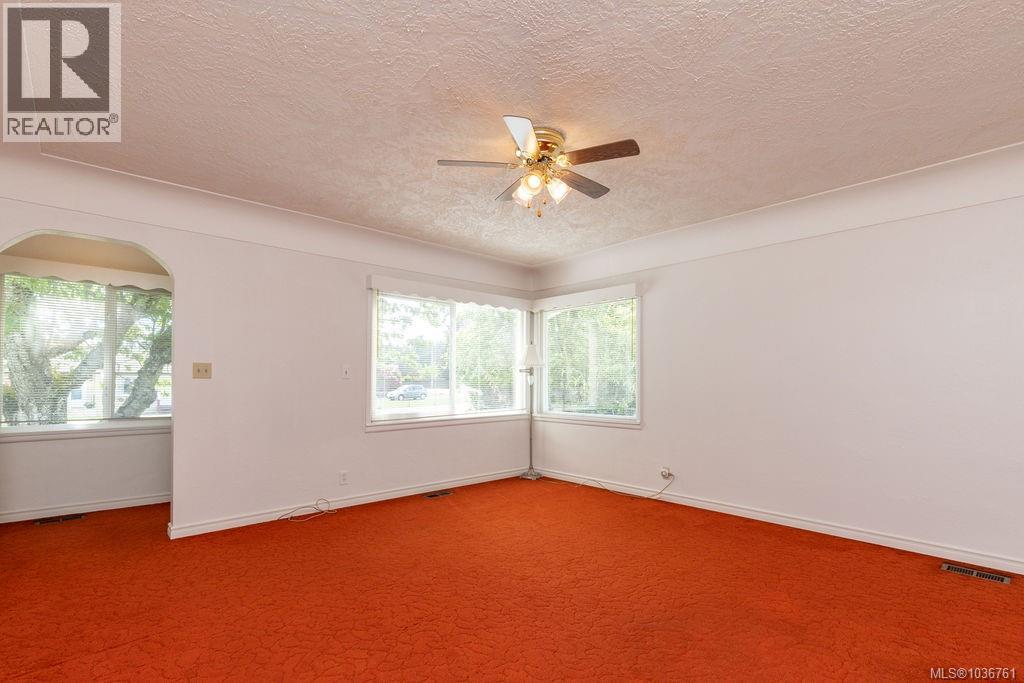 880 Eberts St - 8