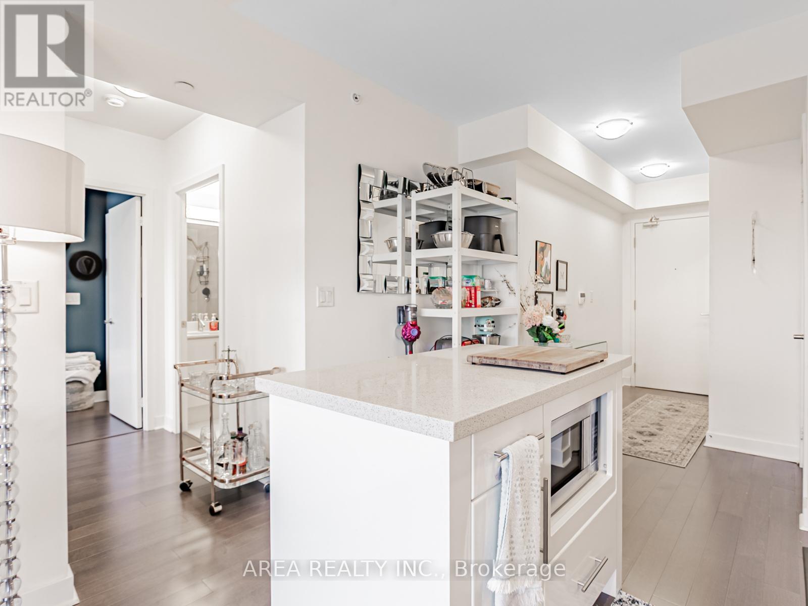 #2009 58 ORCHARD VIEW BOULEVARD - 3