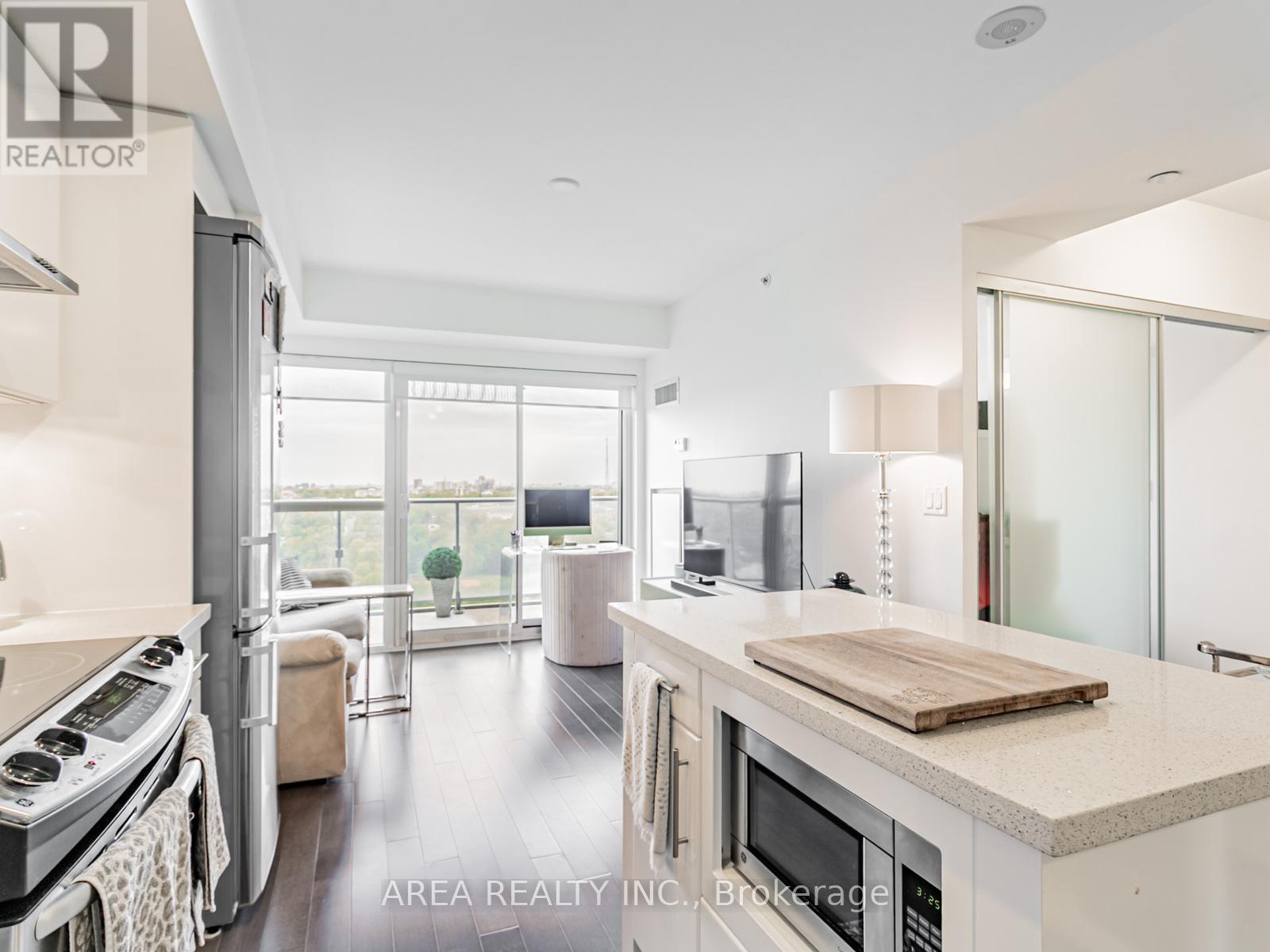 #2009 58 ORCHARD VIEW BOULEVARD - 6