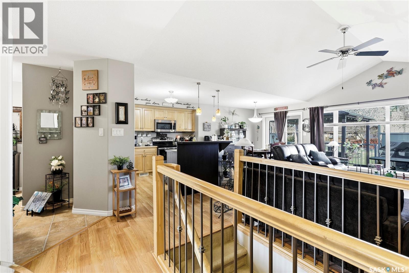 #2827 Meadow Park CRESCENT E - 14