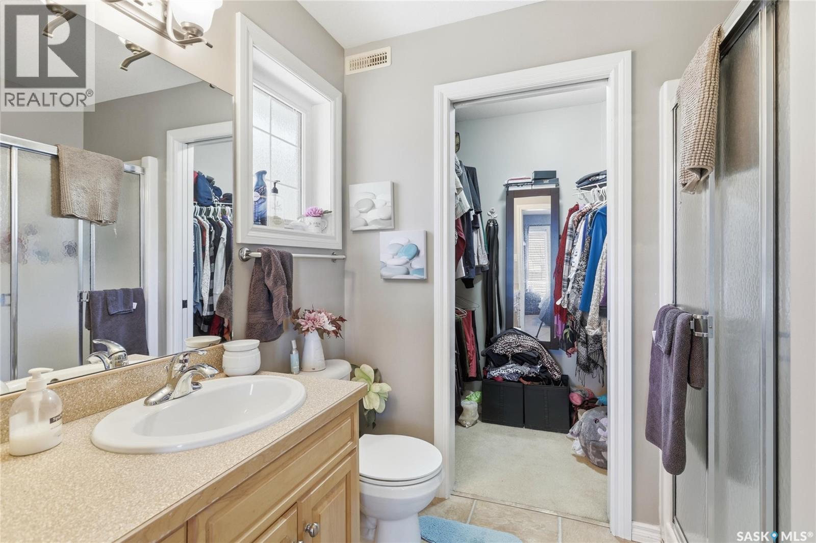 #2827 Meadow Park CRESCENT E - 18