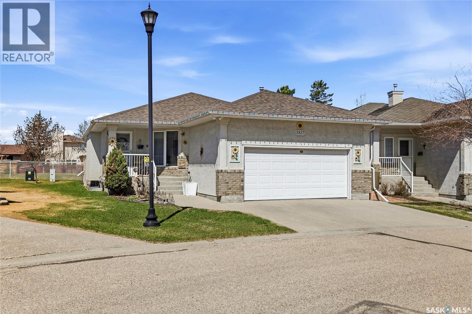 #2827 Meadow Park CRESCENT E - 32
