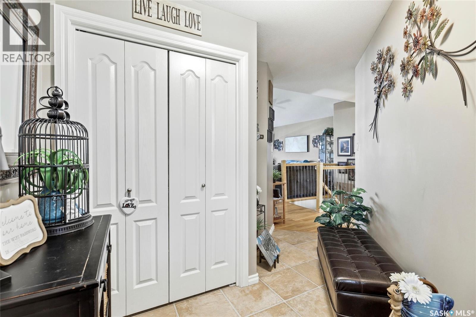 #2827 Meadow Park CRESCENT E - 5