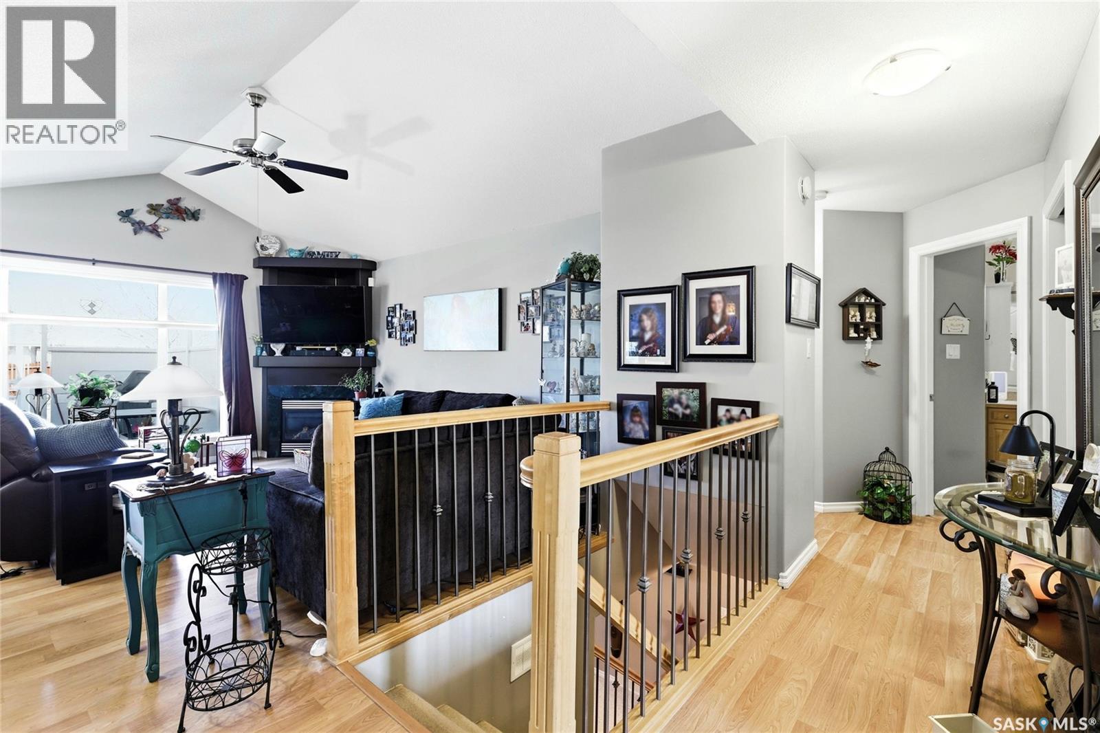 #2827 Meadow Park CRESCENT E - 6