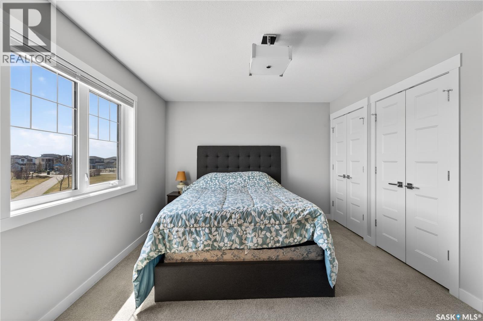 3136 Crosbie CRESCENT - 18