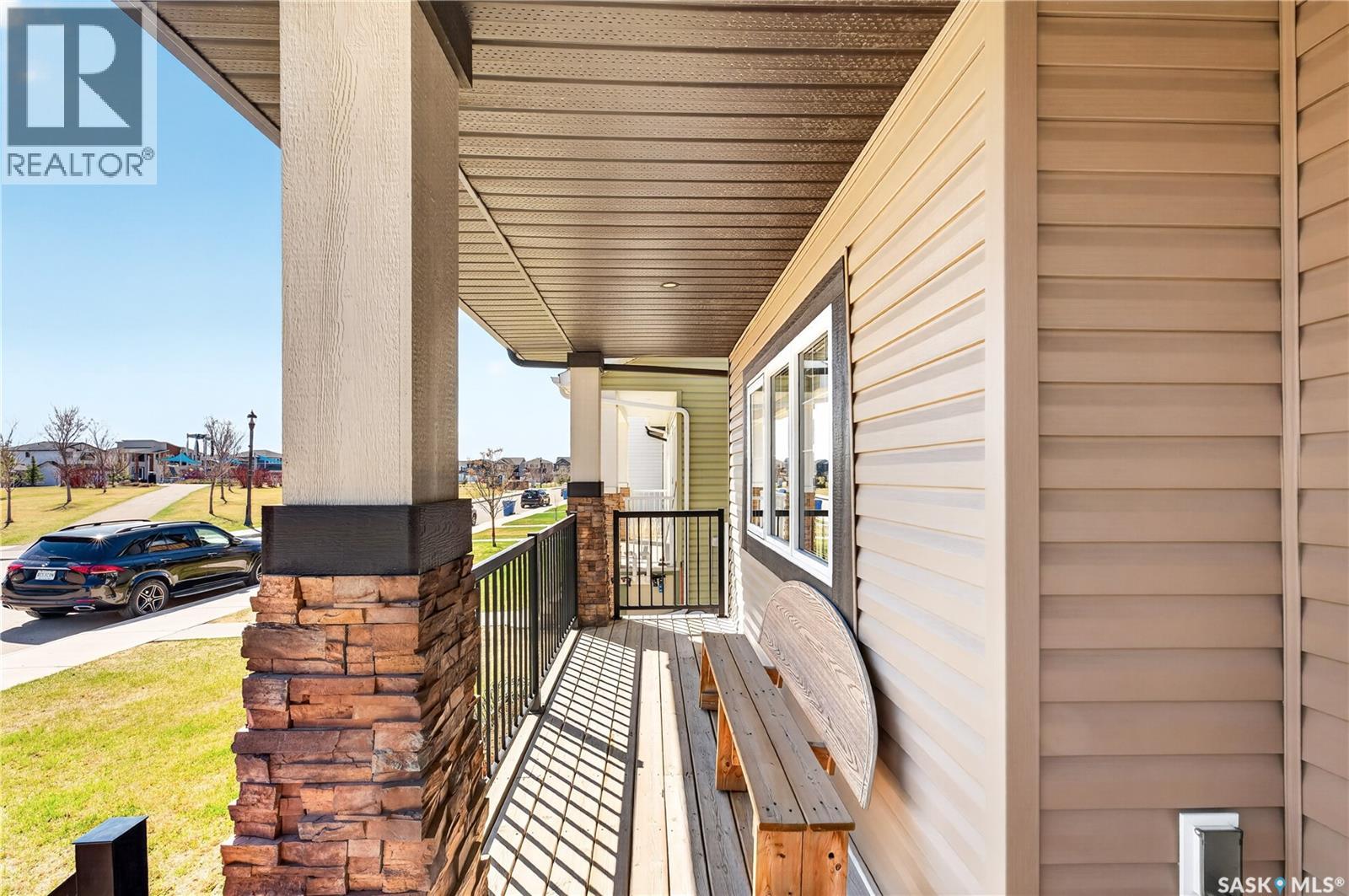 3136 Crosbie CRESCENT - 4