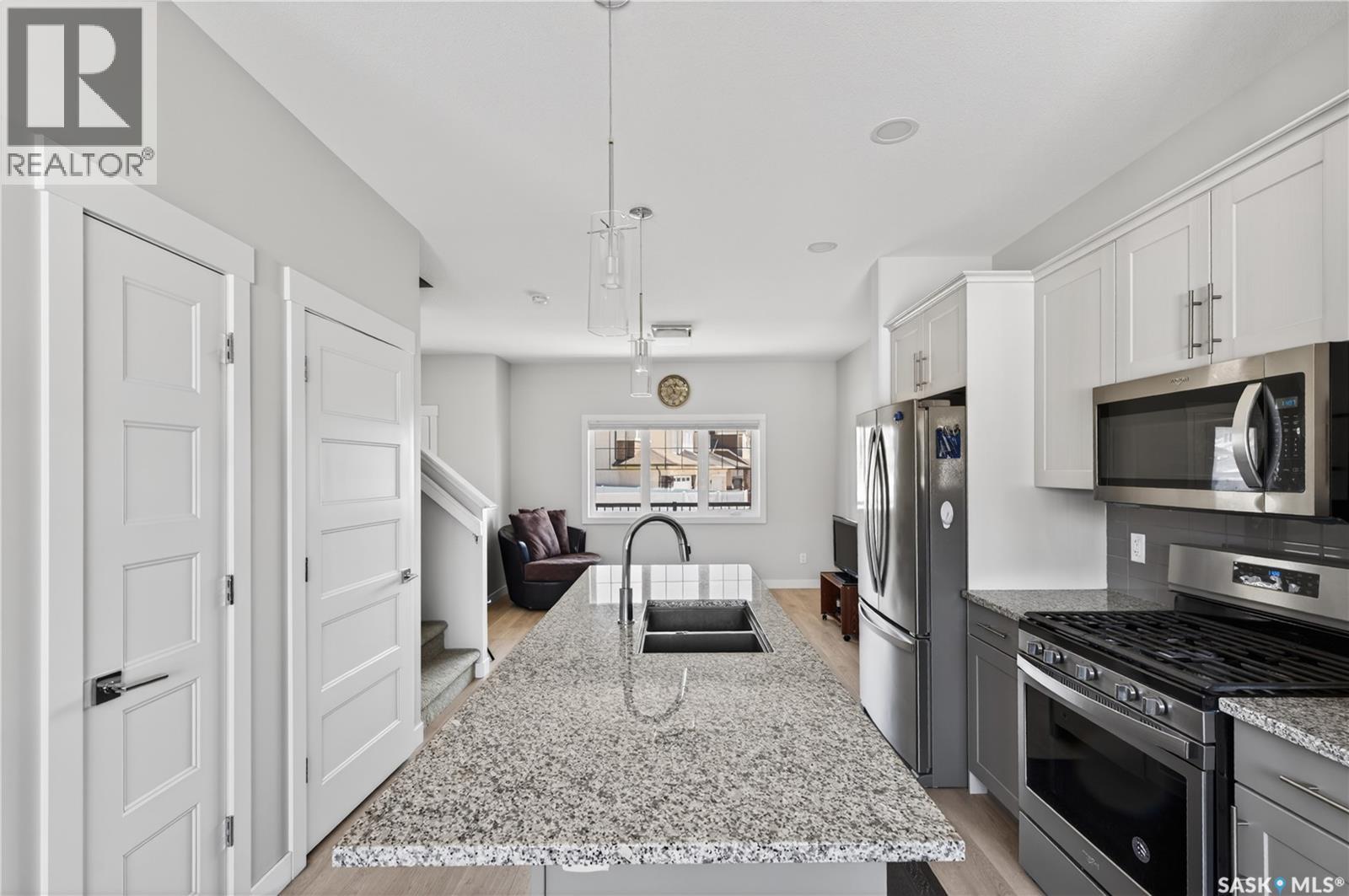 3136 Crosbie CRESCENT - 9