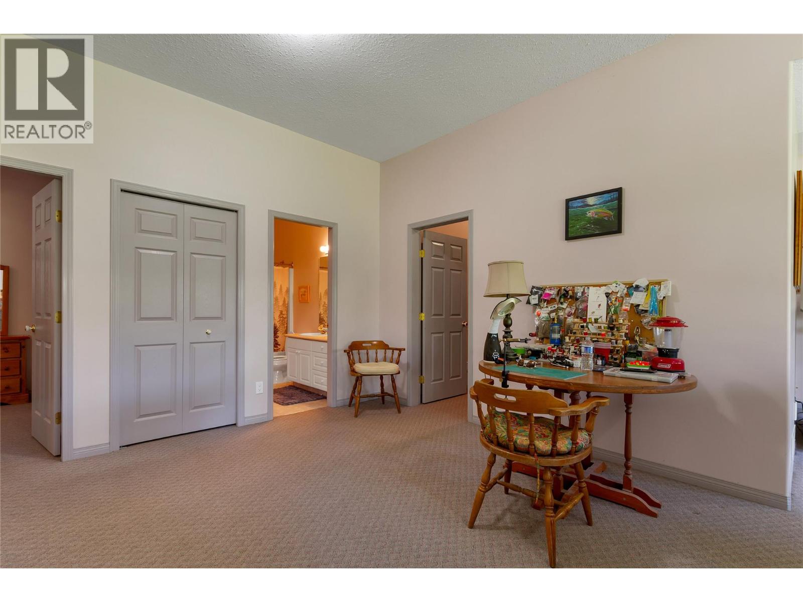 35 Peregrine Way - 37