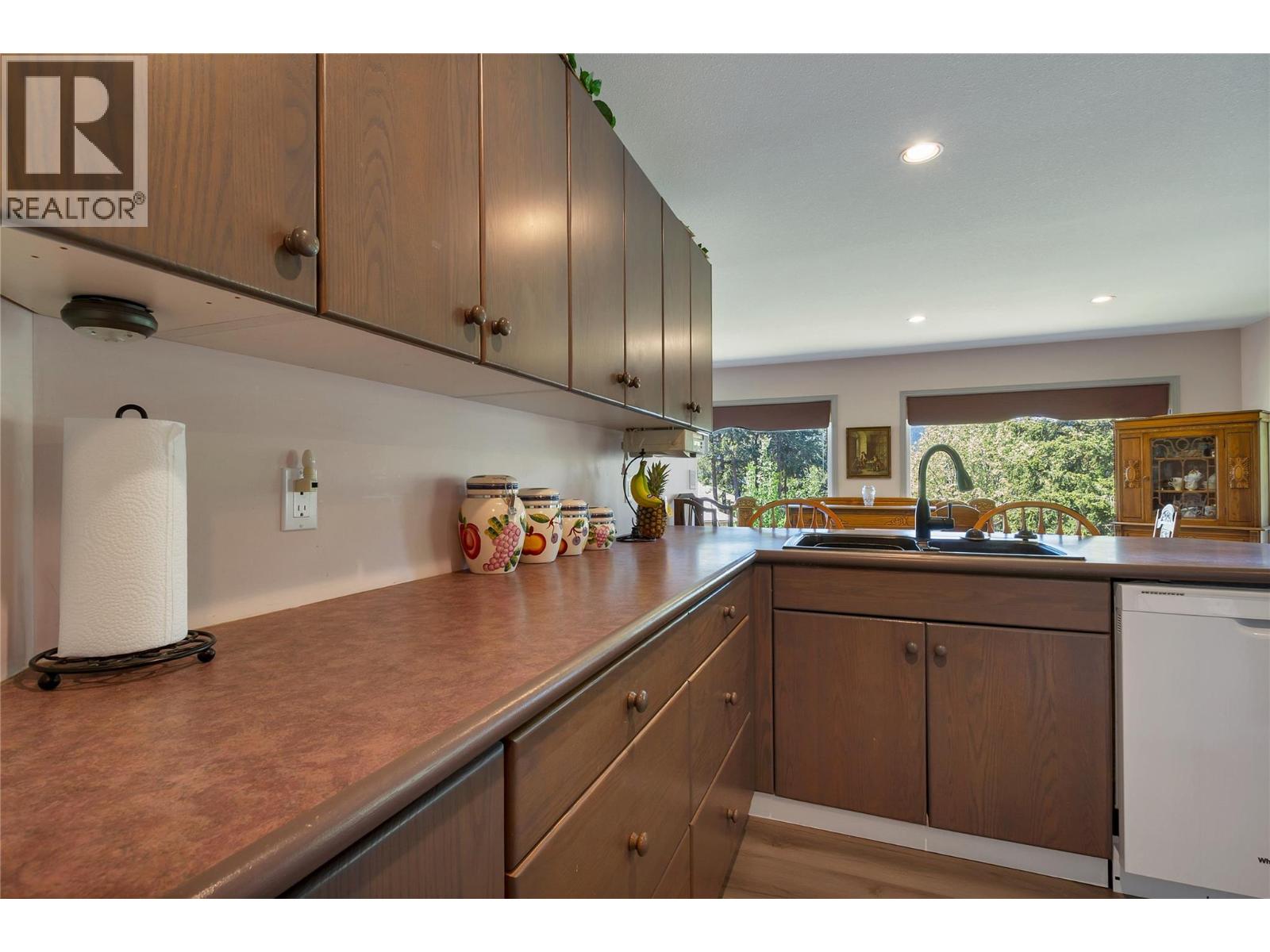 35 Peregrine Way - 14