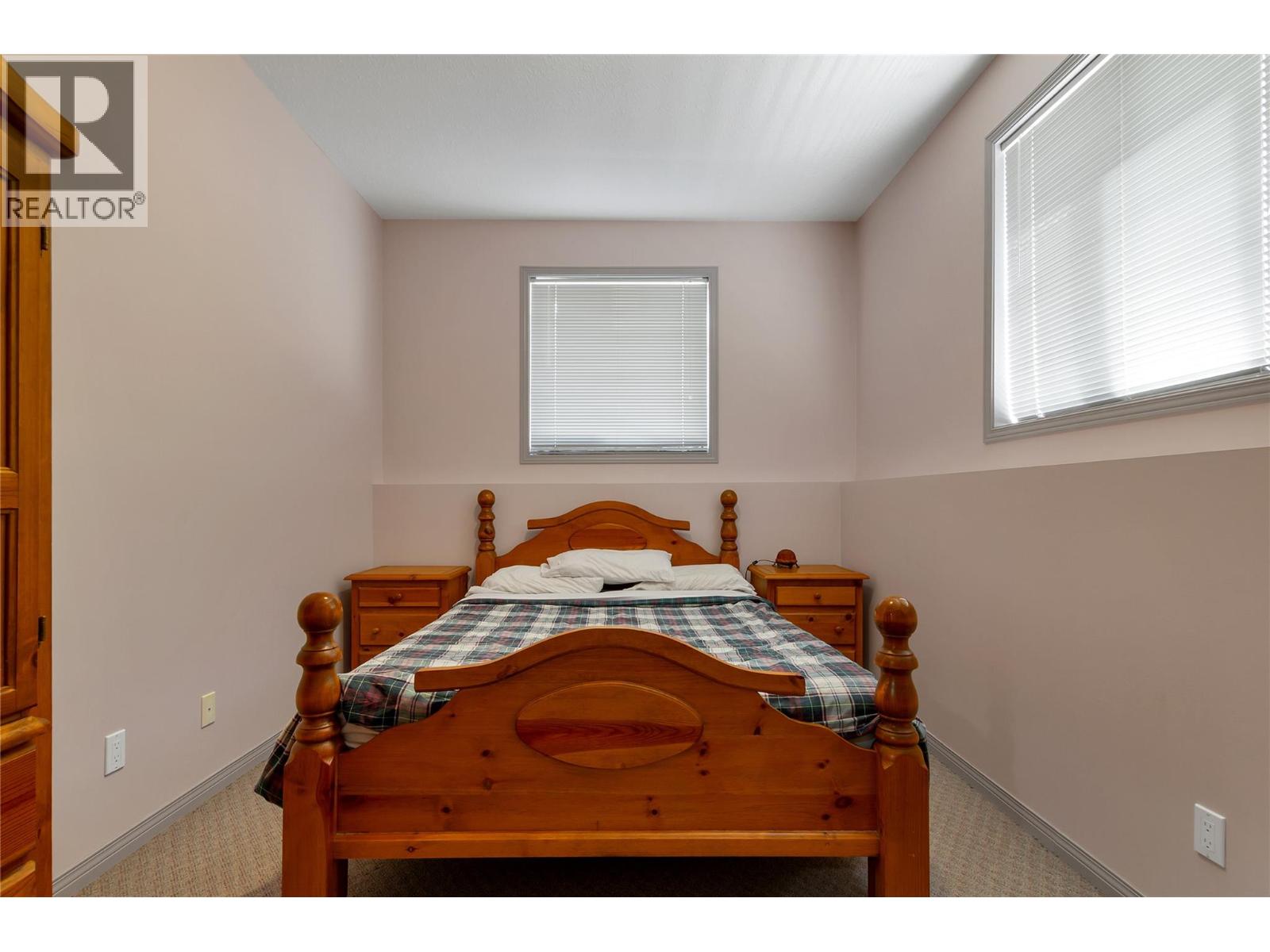 35 Peregrine Way - 40
