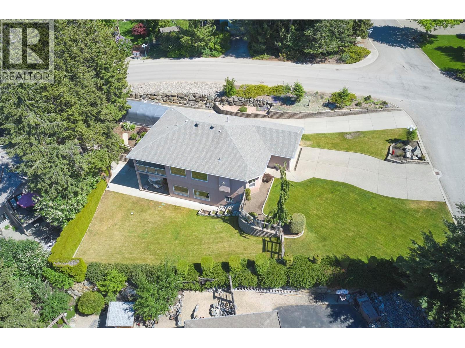 35 Peregrine Way - 72