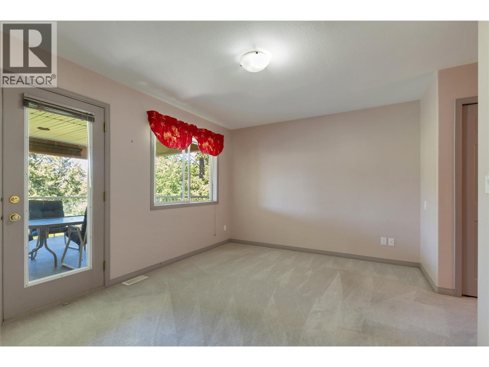 35 Peregrine Way - 19