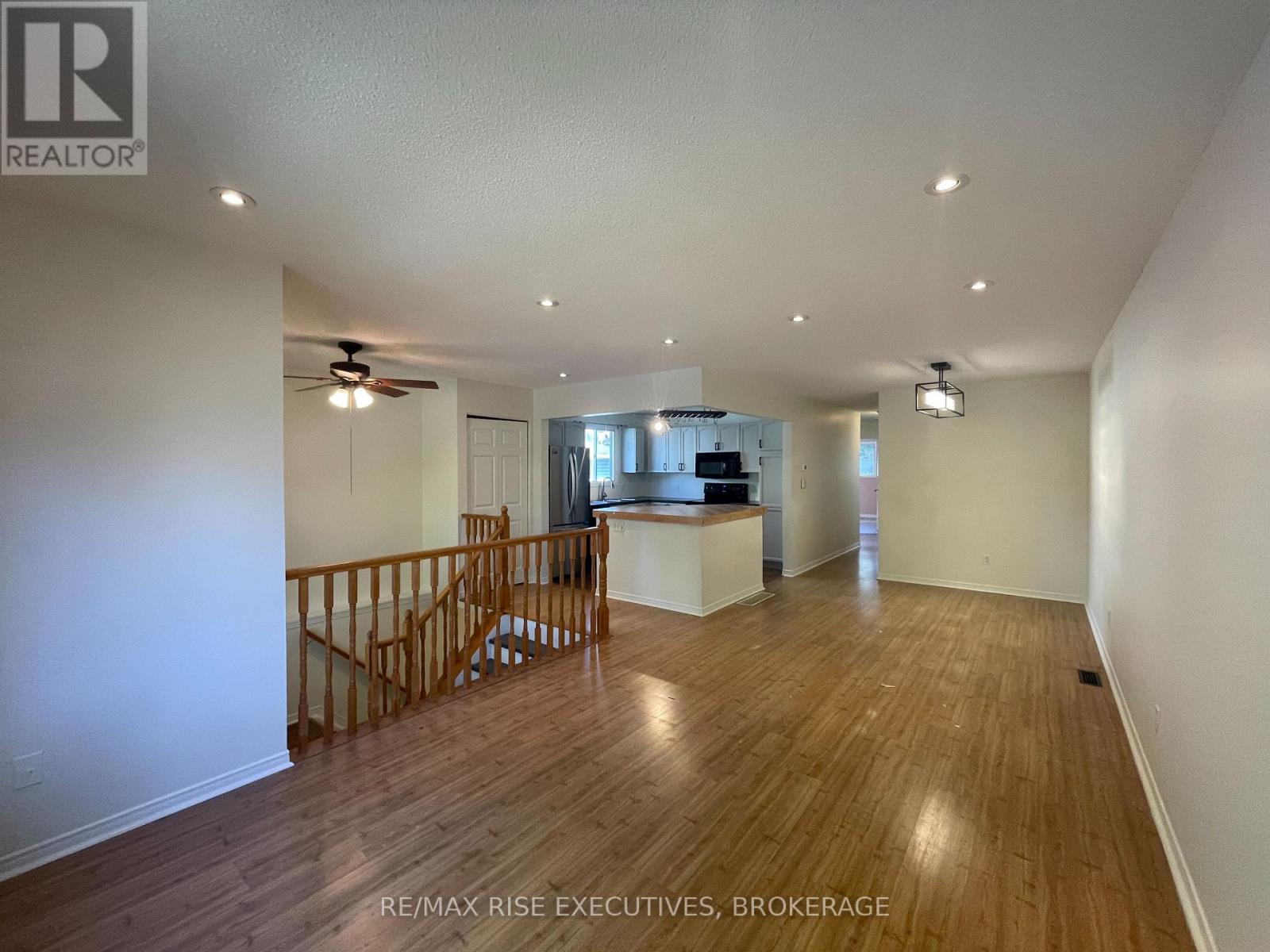 984 WATERBURY CRESCENT - 10