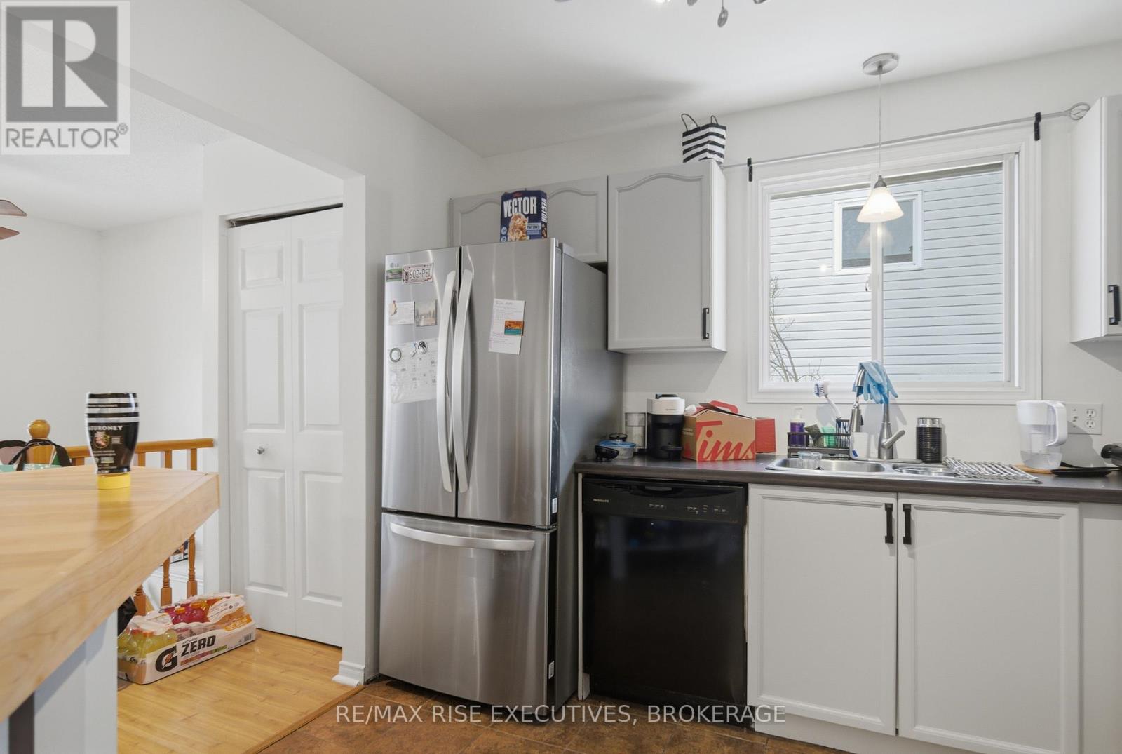 984 WATERBURY CRESCENT - 14