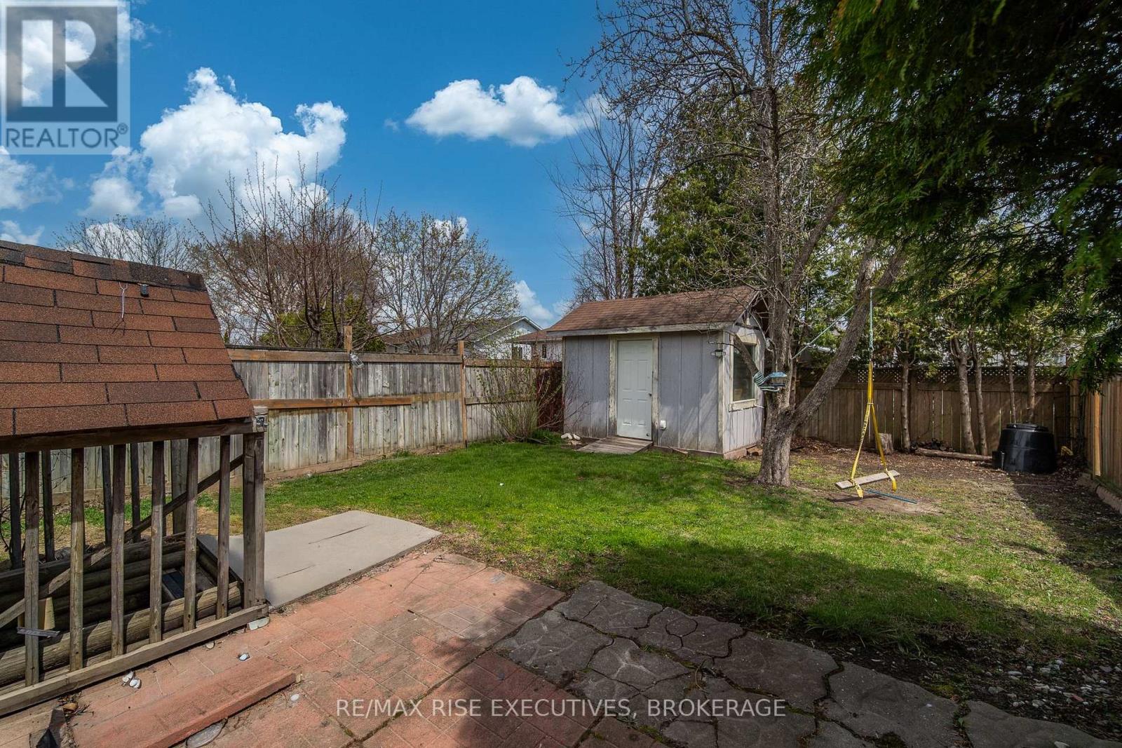 984 WATERBURY CRESCENT - 43