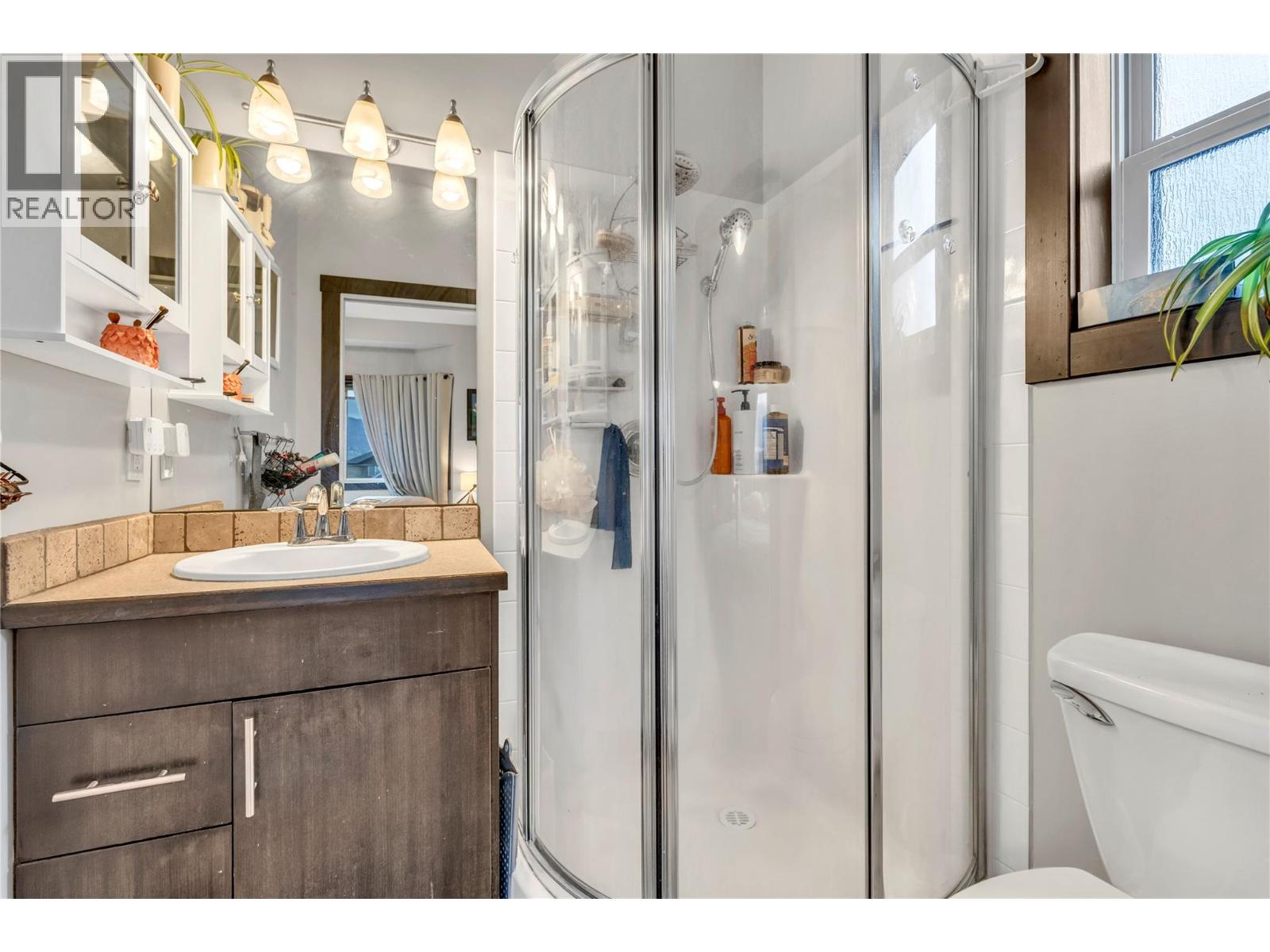 #102 653 Papineau Street - 19