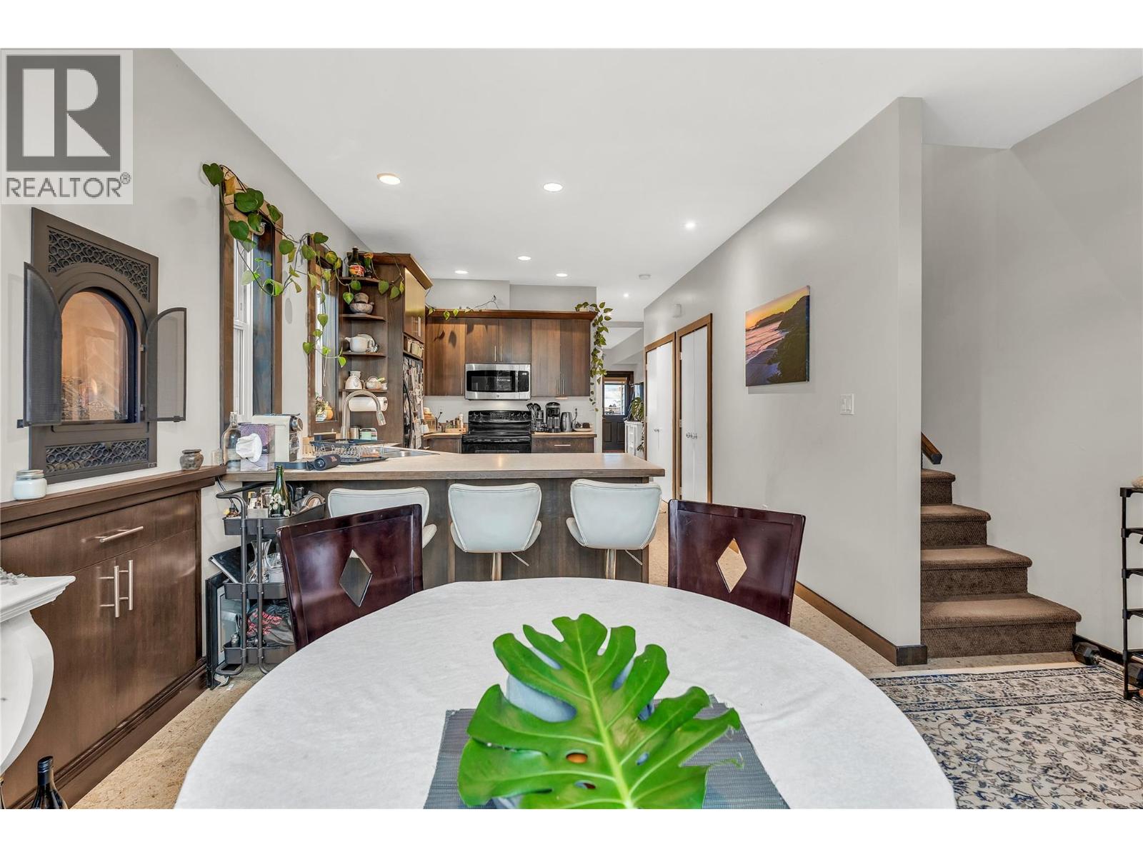 #102 653 Papineau Street - 3