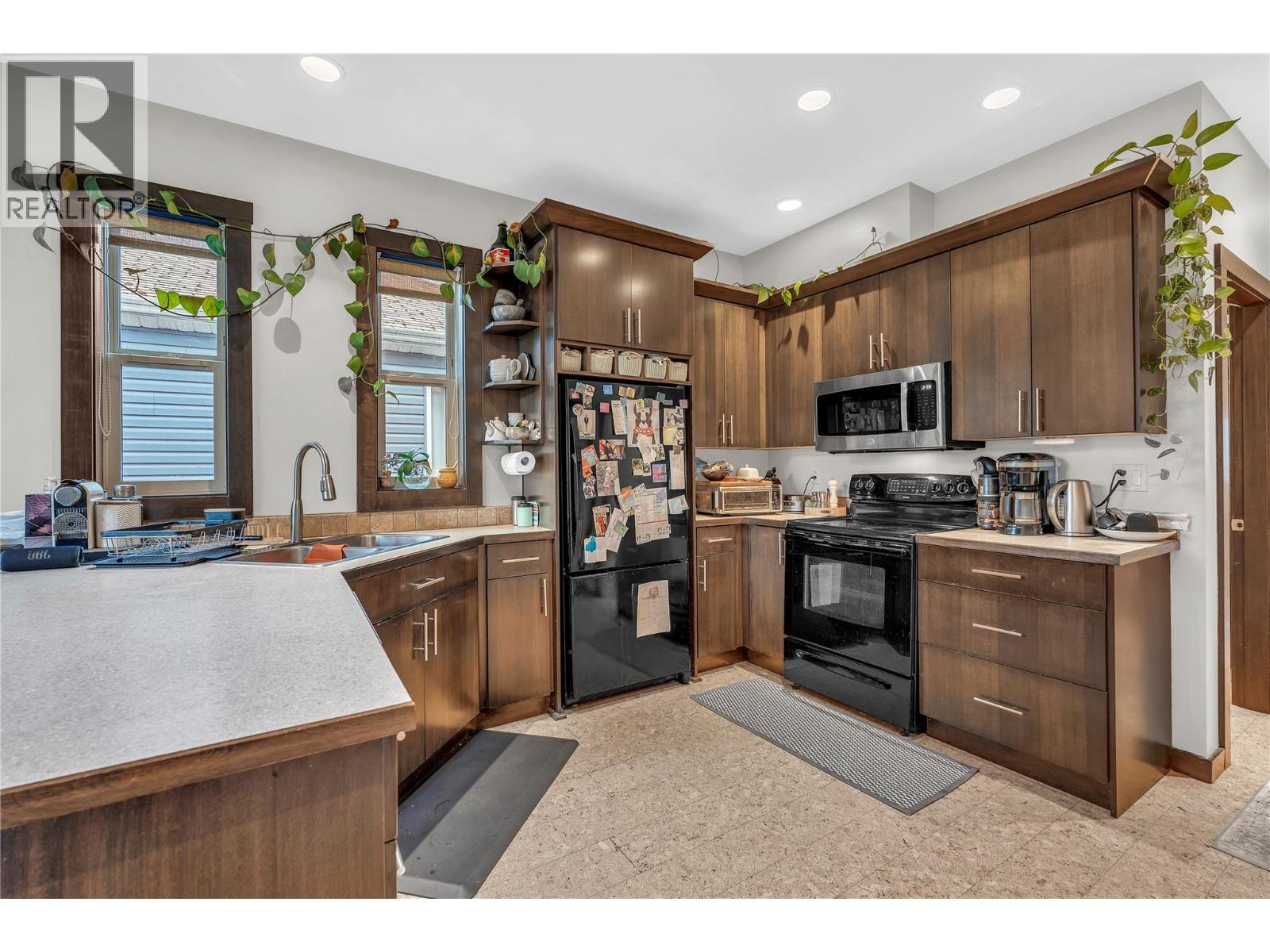 #102 653 Papineau Street - 7