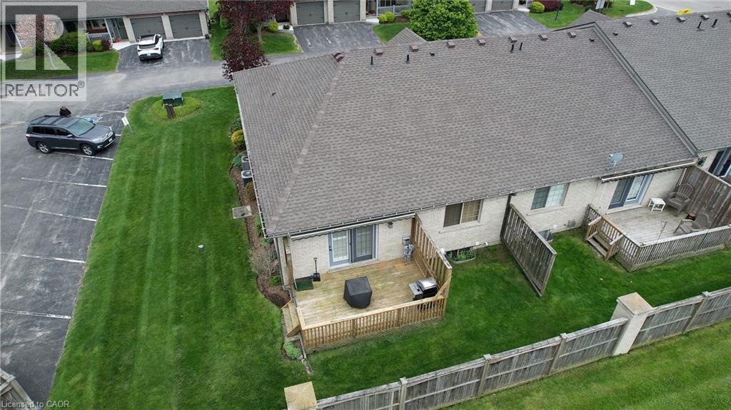 #4 409 QUEEN Street S - 34