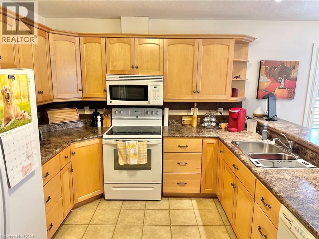 #4 409 QUEEN Street S - 8