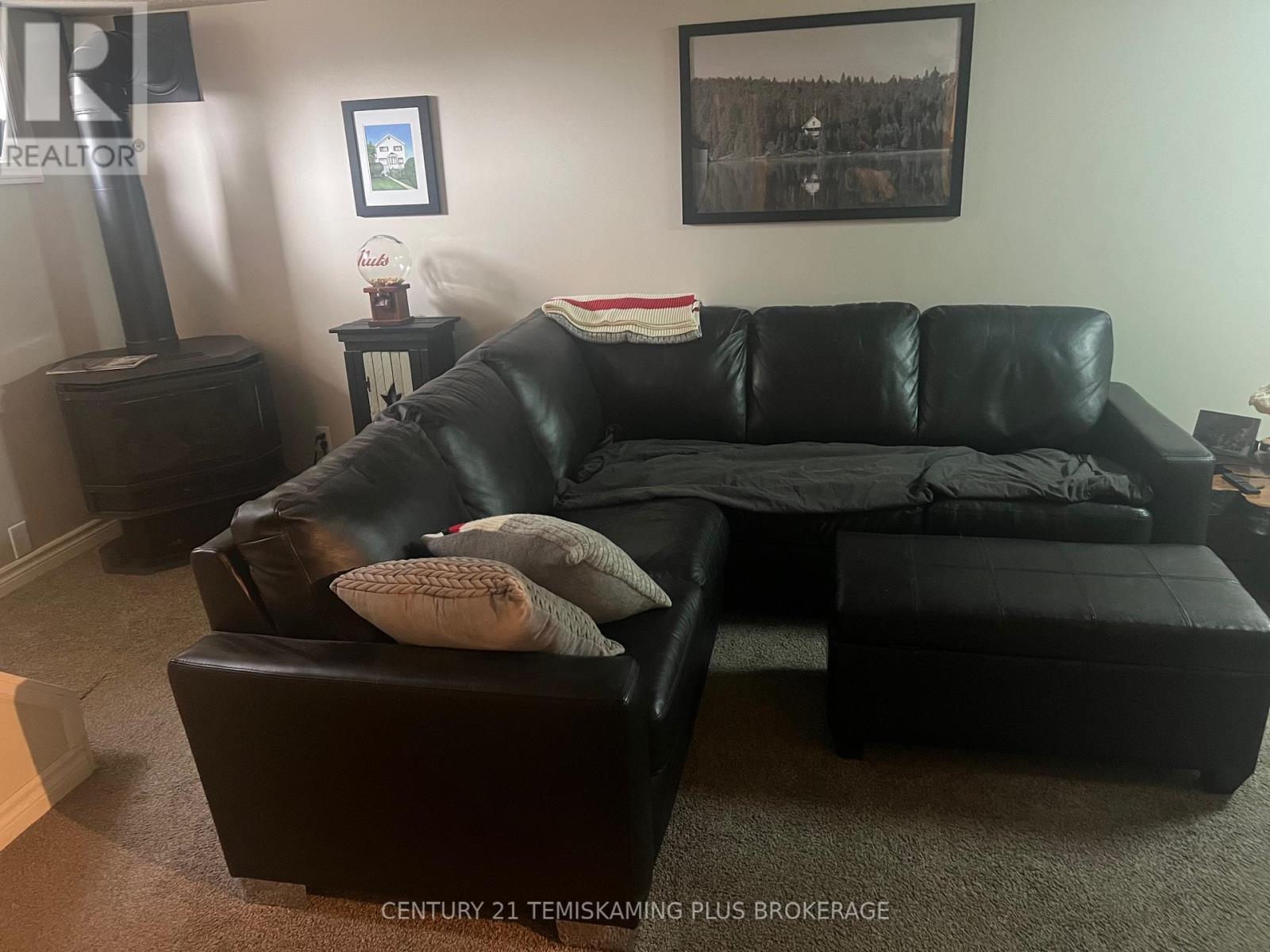 864153 UNO PARK ROAD - 10
