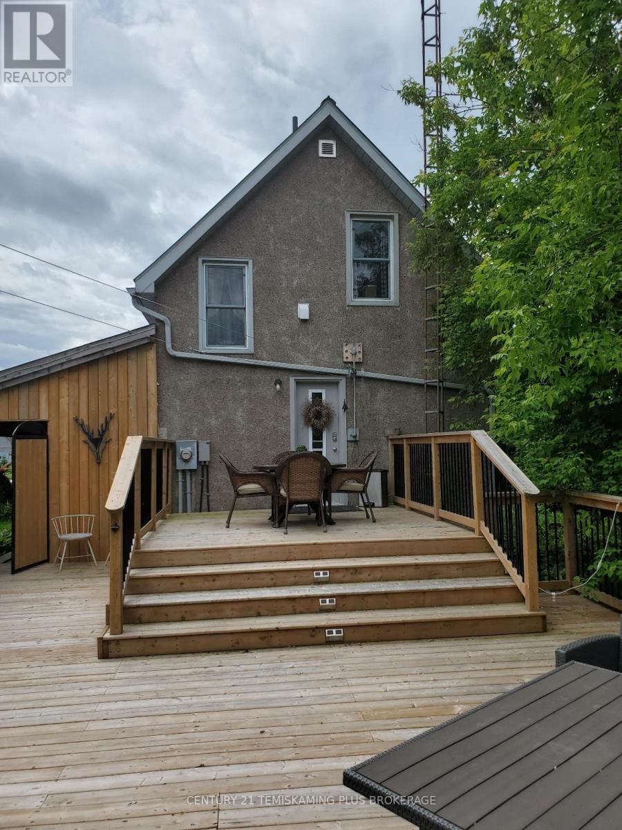 864153 UNO PARK ROAD - 14
