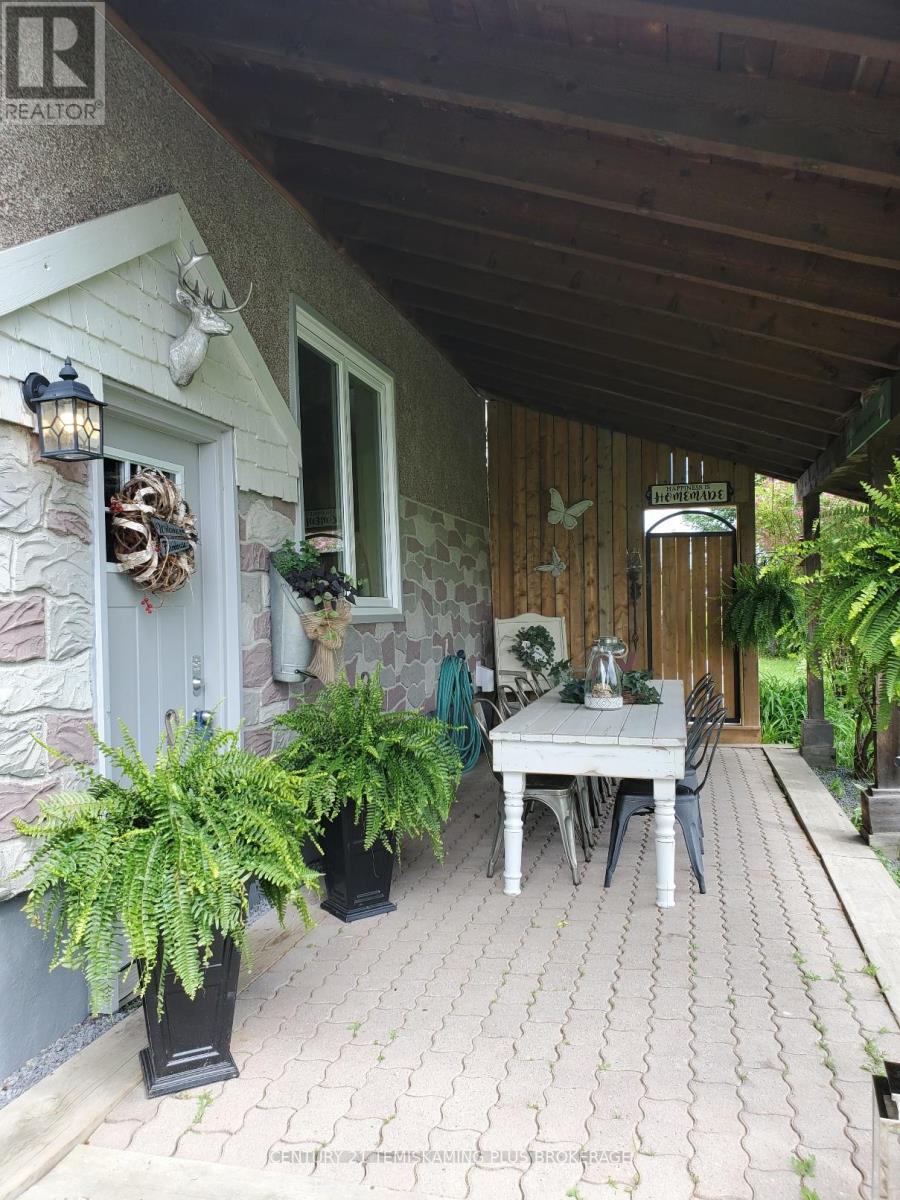 864153 UNO PARK ROAD - 15