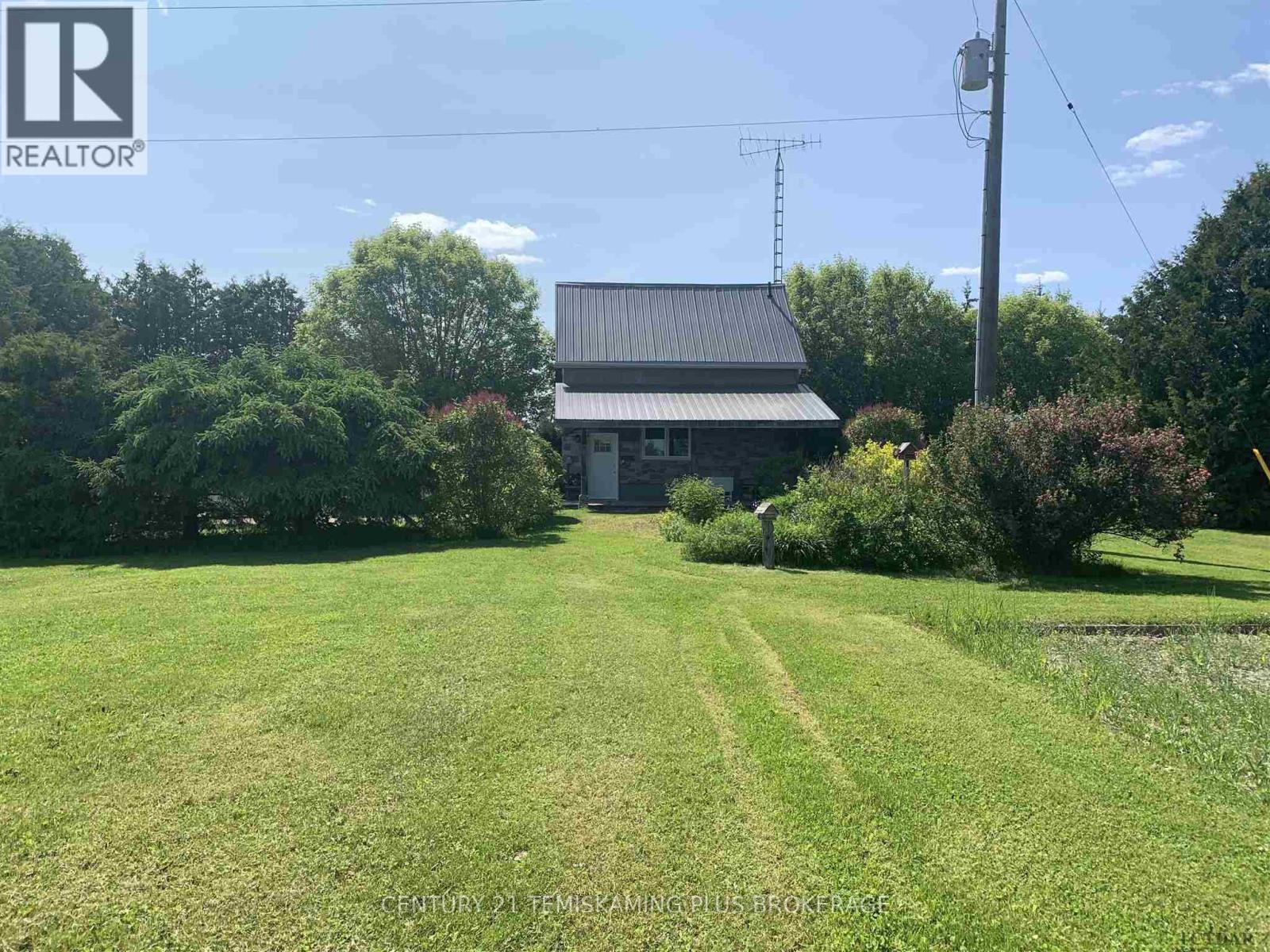 864153 UNO PARK ROAD - 18